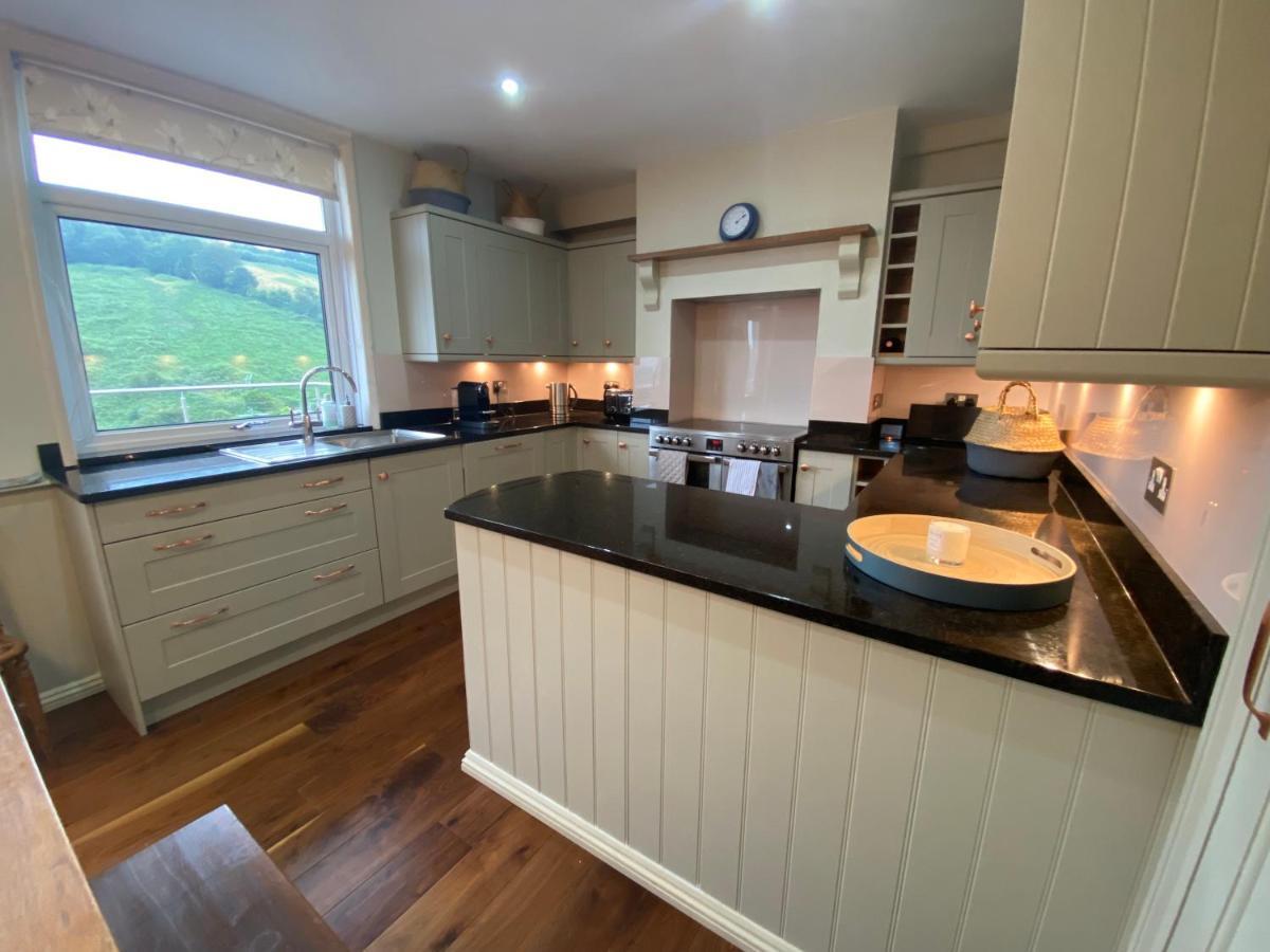 Beautiful 5 Bedroom, Amazing Water & Valley Views Dartmouth Exterior foto
