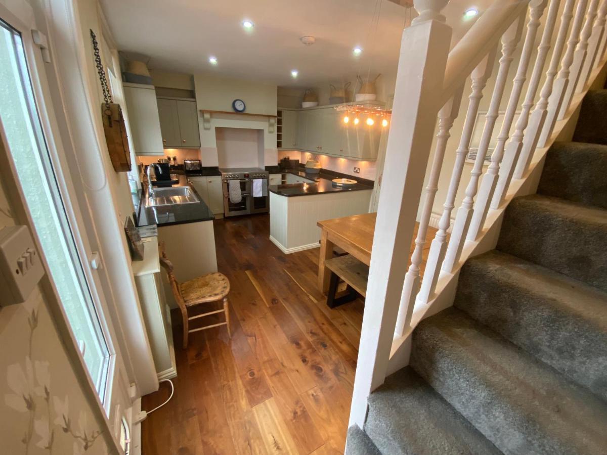 Beautiful 5 Bedroom, Amazing Water & Valley Views Dartmouth Exterior foto